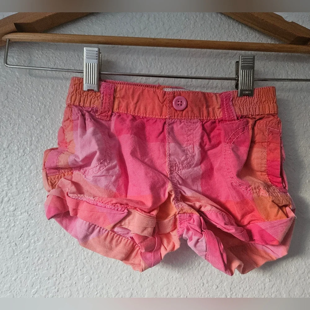 old navy pink plaid shorts, 3t